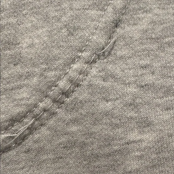 Cotton On - Women's Rhodes Graphic Boxy Crew Sweatshirt. Size Large. Grey. - Picture 11 of 16